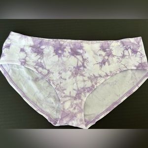 Pink Victoria’s Secret No Show  Hip Hugger Panty Size Large